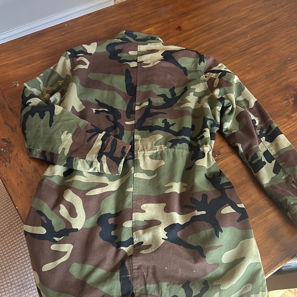 New forever 21 women’s camo jacket. Size medium - Picture 4 of 4